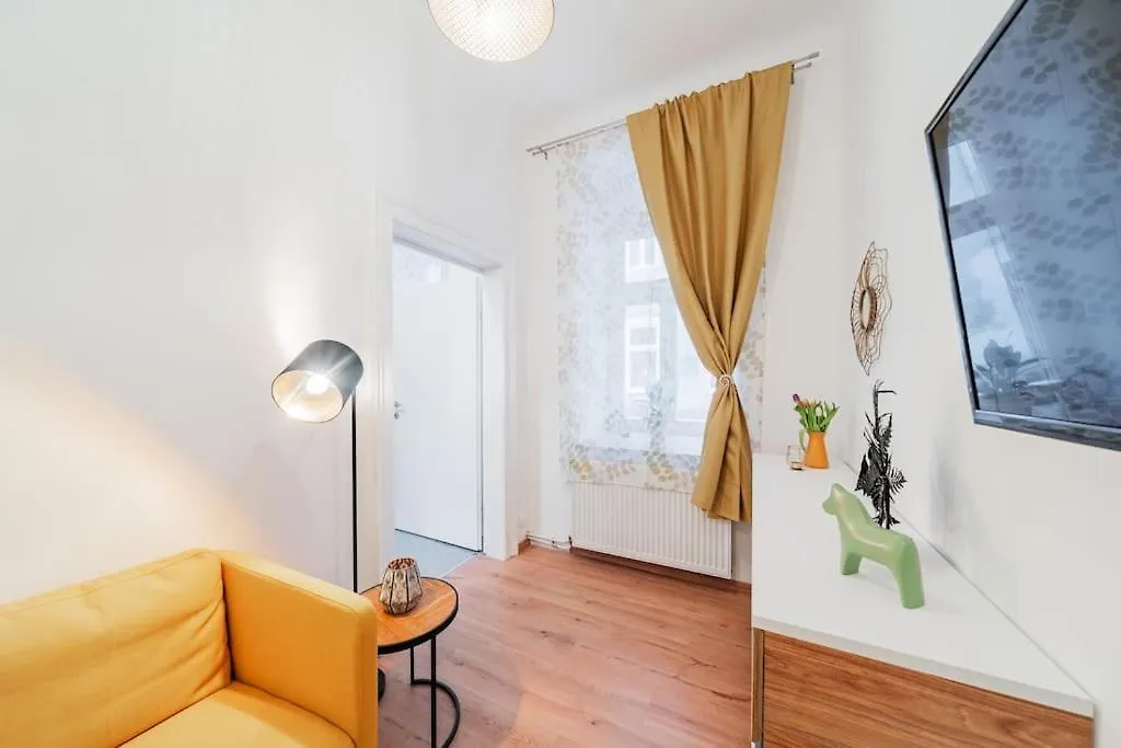 3 Bedrooms - 75Sqm - 15 Min. City Center Viena 0*,